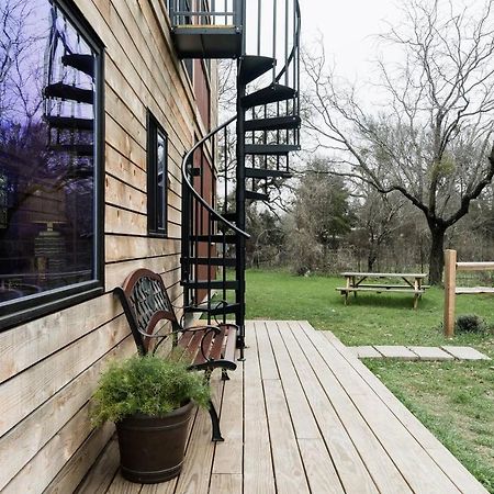 Stunning Cargohome Near Waco, Magnolia And Baylor Exterior photo